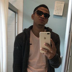 Meet your Posher, Juan daniel